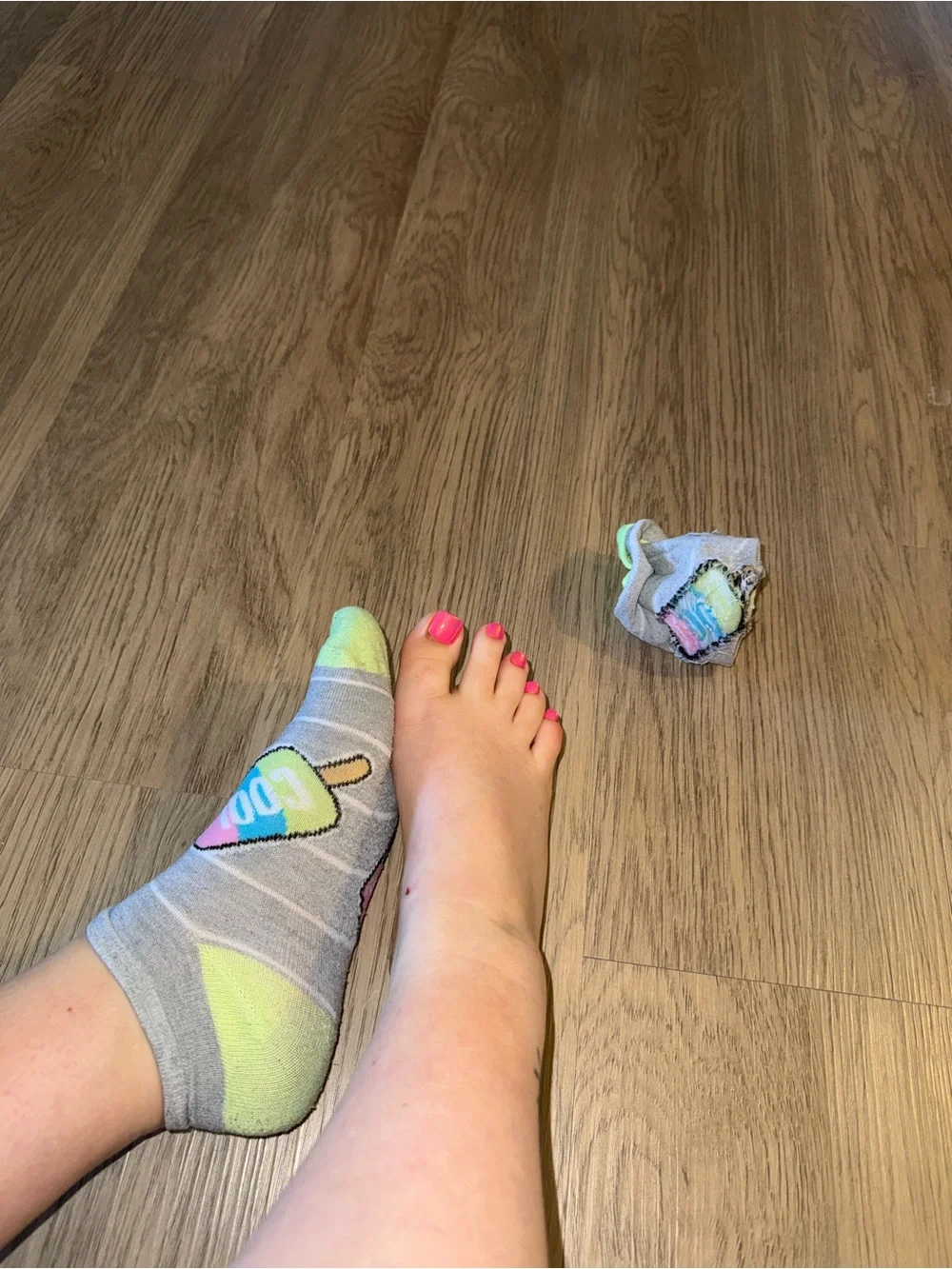 Women’s USED worn Gray & Neon Green No-Show Socks with Popsicle Motif